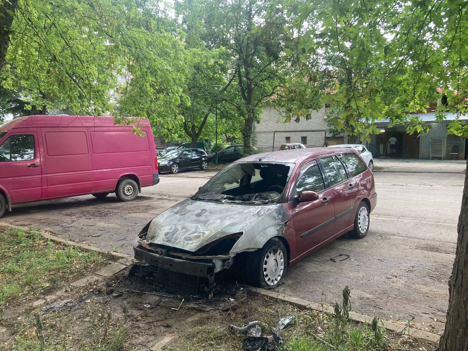 izgoreo auto somborska foto mz