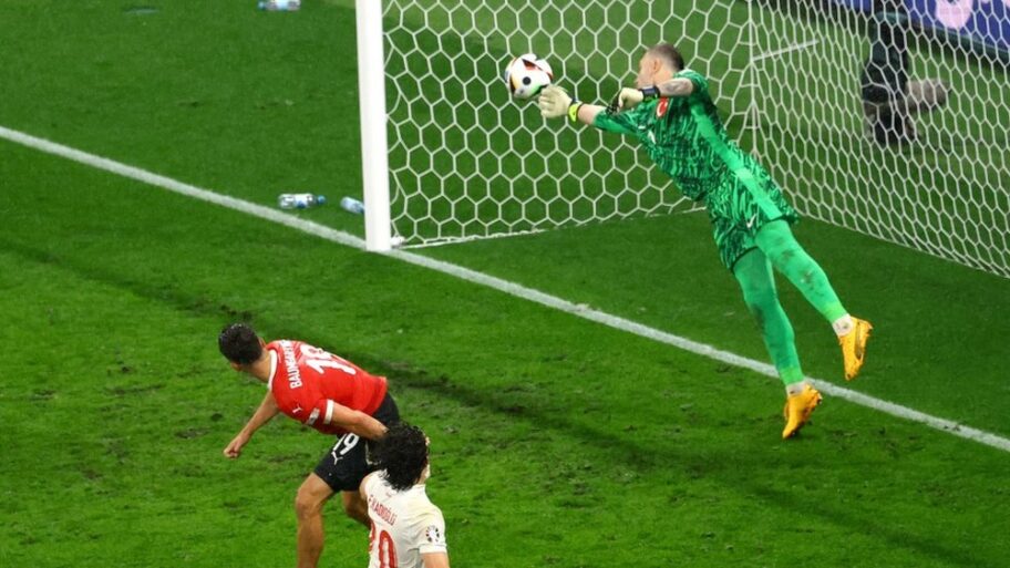 Euro 2024: „Najbolja golmanska odbrana koju sam video u životu", komentari o turskom čuvaru mreže Mertu Gunoku 20 133477593 c36a512fa877ecb7c3a2978f40ed3eff13ca4351