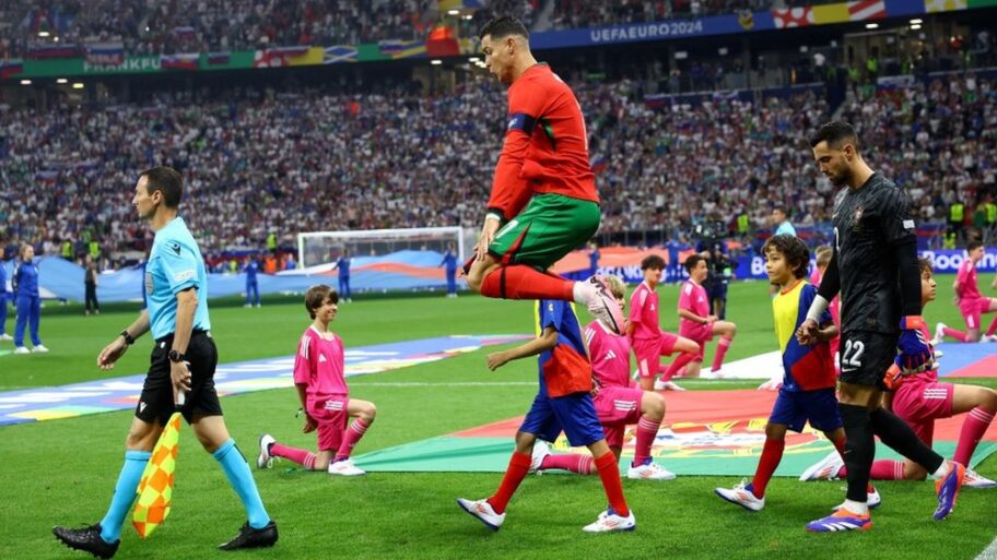 Euro 2024: Ledene kupke u dva ujutro i sklekovi pod tuševima - život portugalskih reprezentativaca sa Kristijanom Ronaldom 9 133477848 5b5e39f74410b8ad724072e393537ec628733984