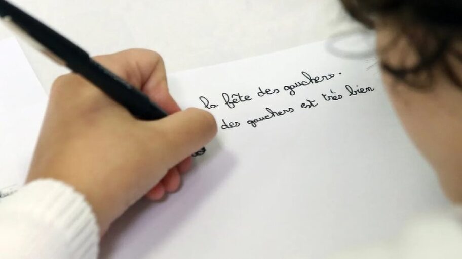 Zbog čega neki ljudi pišu 'kao u ogledalu' 9 131508281 prva