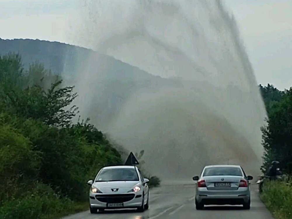 Proglašena vanredna situacija u Aleksincu zbog nestašice vode 1 gejzir aleksinac