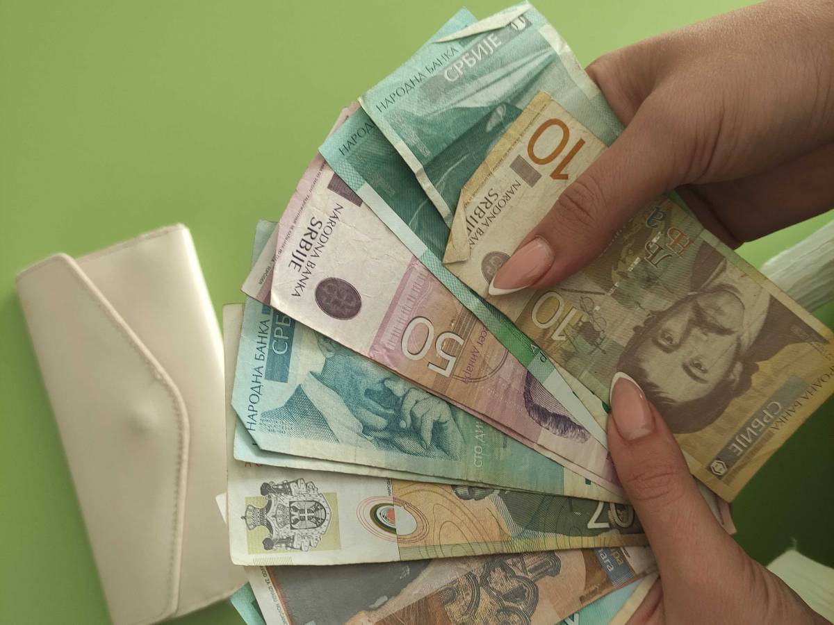 novac pare foto ljubica jocic