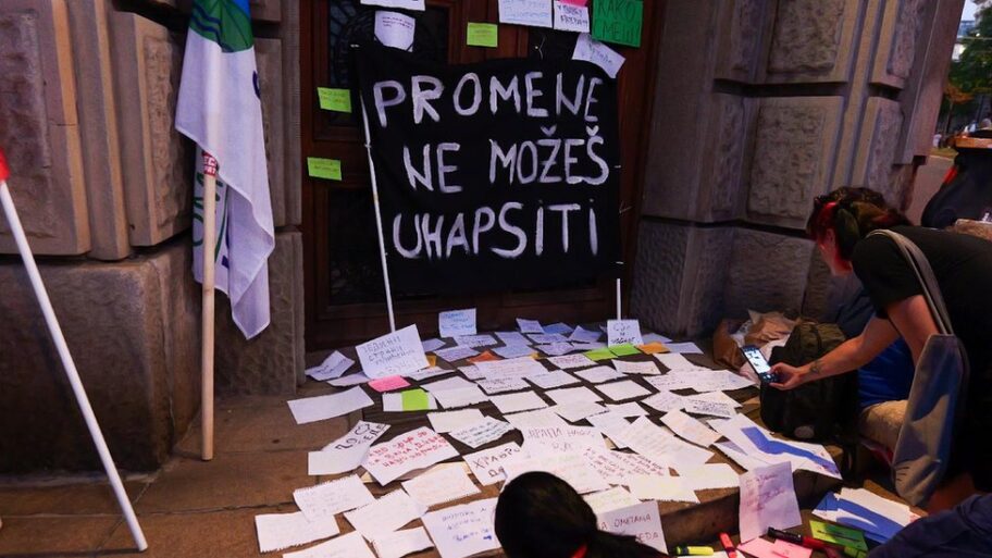 133530306 gradjanski protest iii 01 milica vuckovic b