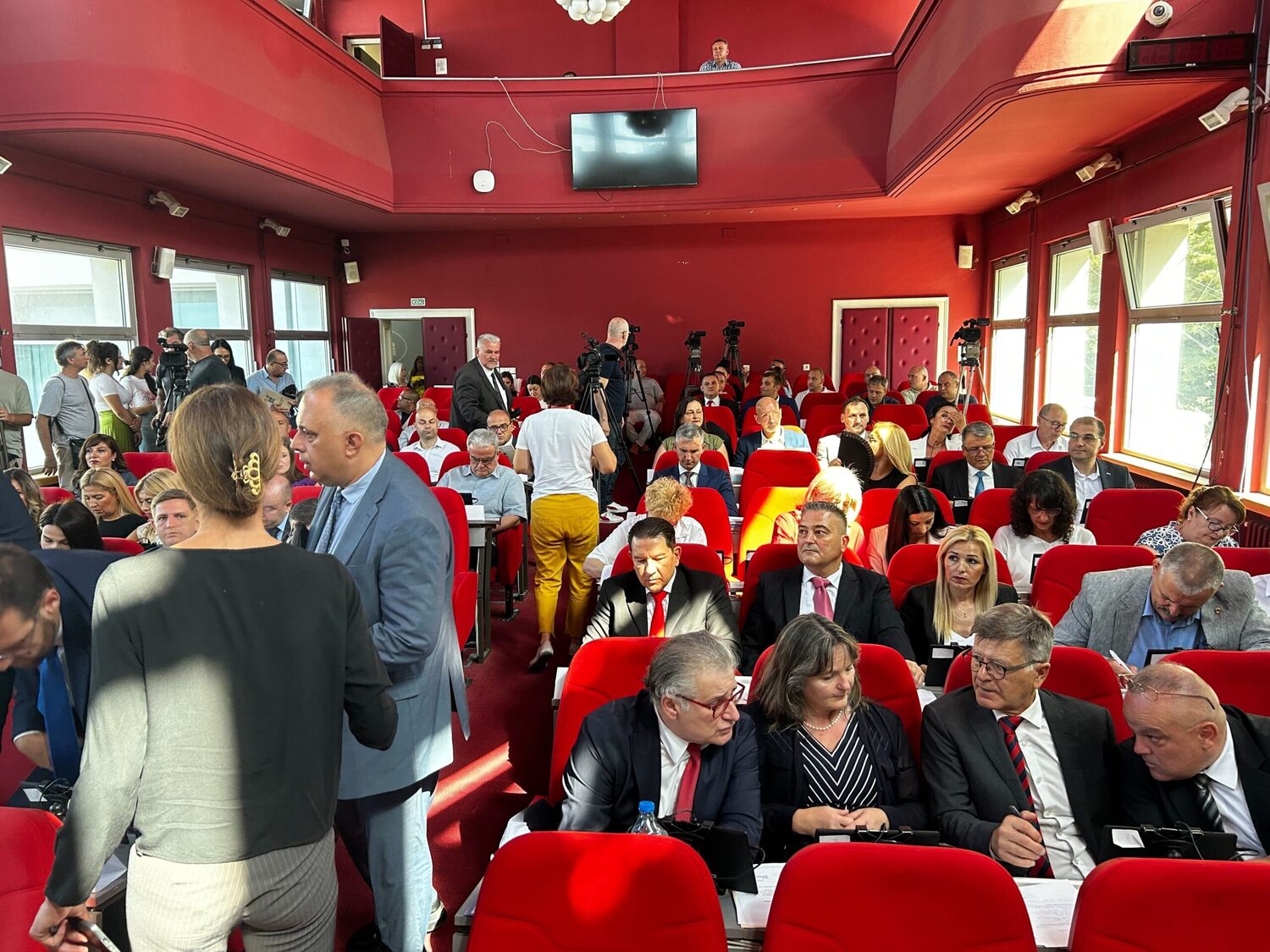 Opozicija spremila žalbe sudovima protiv odluka sa niške Skupštine 1 IMG 2566 scaled