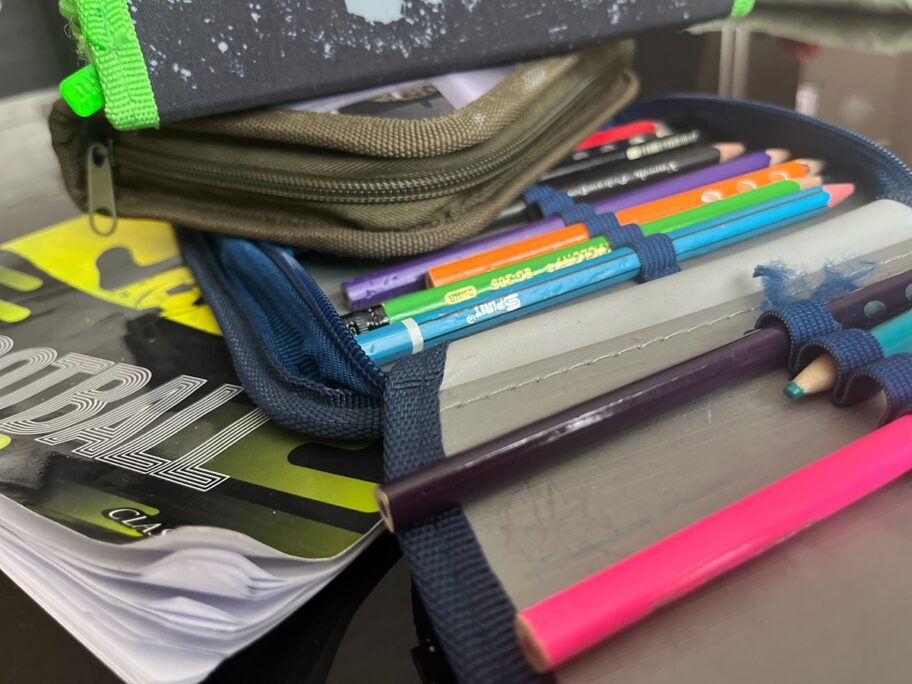 Medijana nabavlja školski pribor za prvake 14 skolski pribor