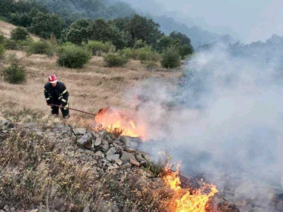 Za jedan dan 135 požara u Srbiji, nekoliko velikih i na jugu 15 7