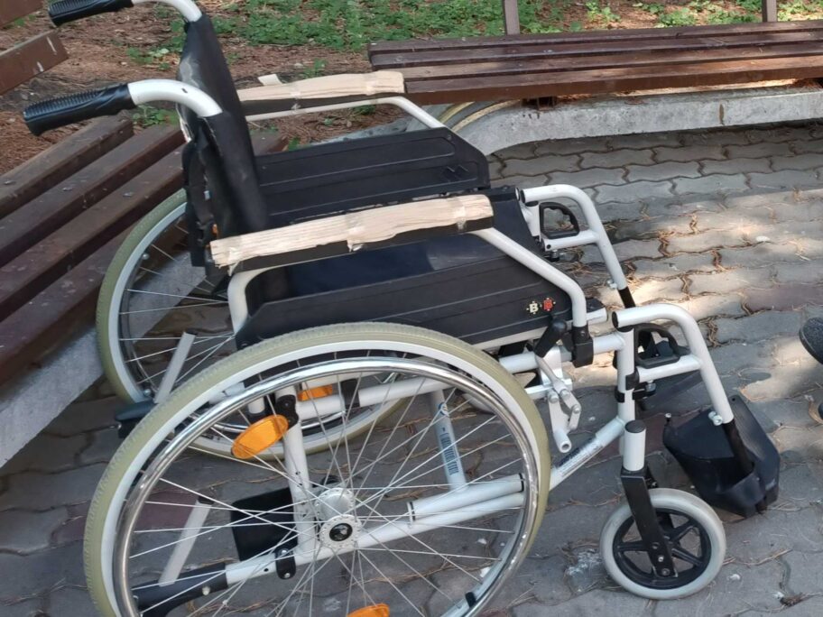 Narodni pokret Srbije traži da gradska vlast u Leskovcu uvede status roditelj-negovatelj 12 invalidska kolica t r