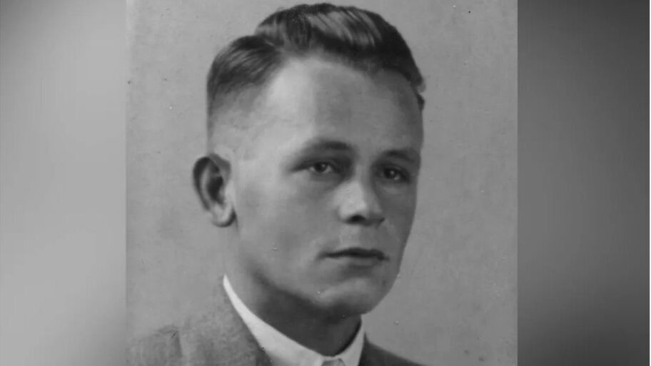 133580380 c1b0a91d ad61 4623 9734 e9949eb3f4ee