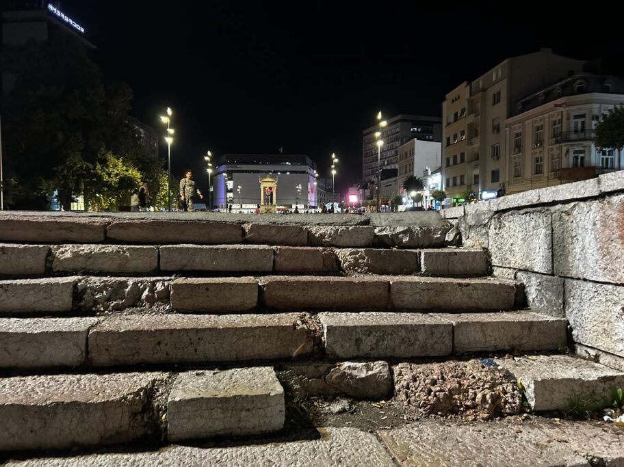 Foto-vest: Polomljene stepenice kod tvrđavskog mosta u Nišu 5 461105351 3800680626915127 2293828979399245984 n