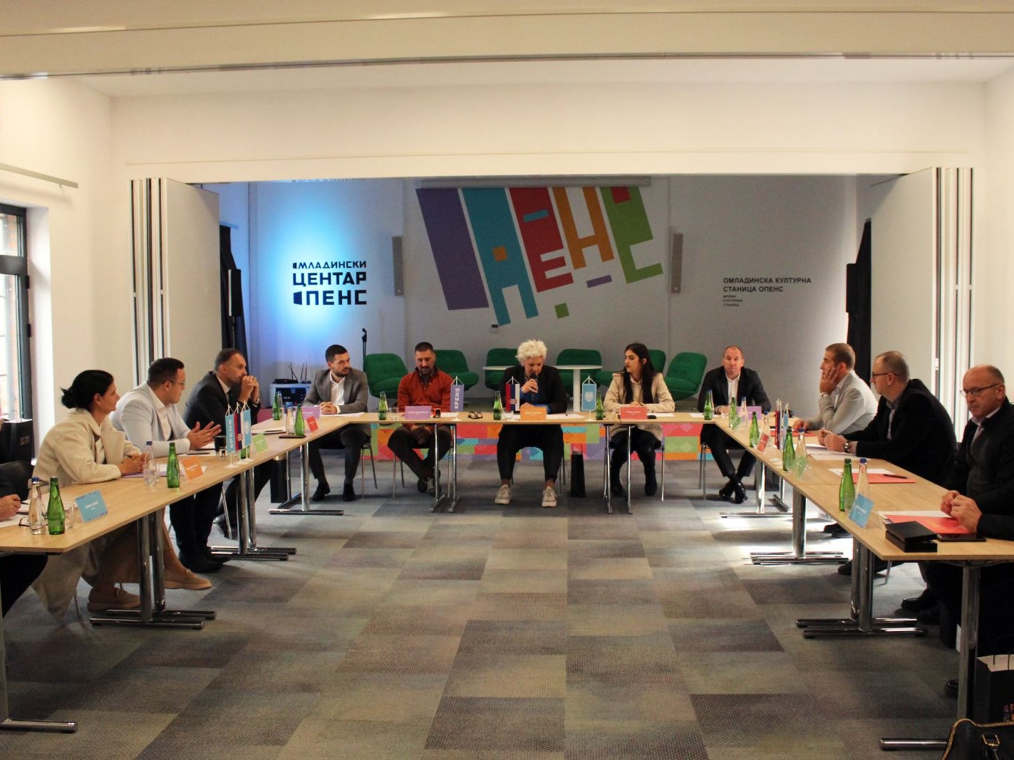 Novosađani savetuju južnjake kako da osnuju i razvijaju Omladinske centre 1 omladinski centar