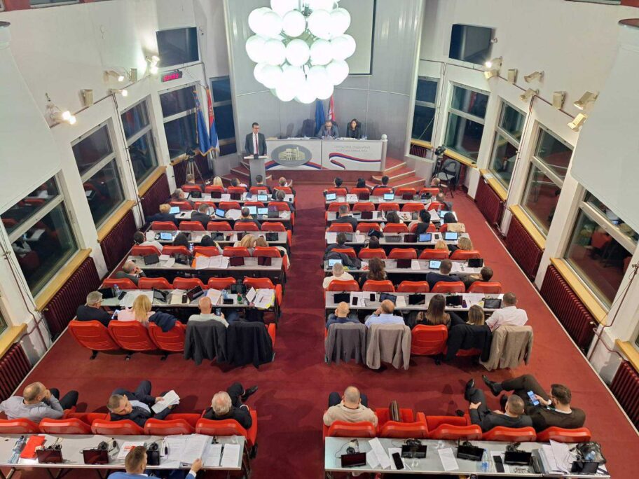 IMG 6e181679c664b0a7e39e96fc14420a61 V