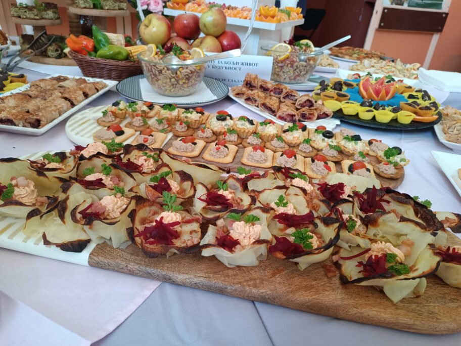 Kako da zdrava hrana bude i ukusna i lepa pokazali đaci niške Ugostiteljske škole 4 hrana ugostiteljska3 scaled