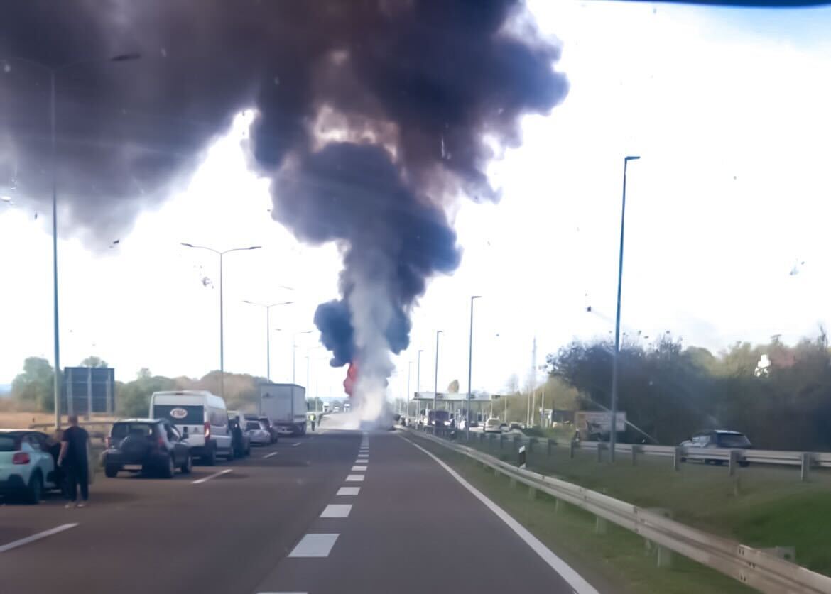 B4670E8C FBF2 4E9F 898B AF839782A52D