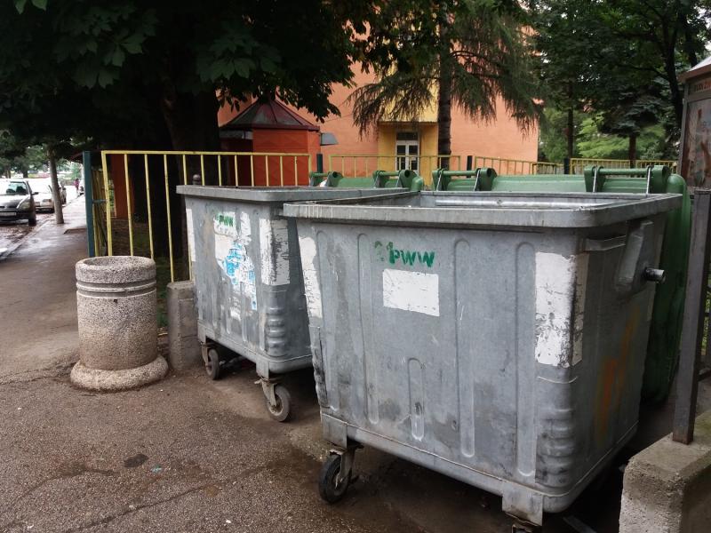Poskupljuje odvoz smeća u Leskovcu za skoro 10%, iz opozicije kažu - cena duplo veća nego u Beogradu 6 800x600 Kontejneri jun 2018 foto Bojana Antic