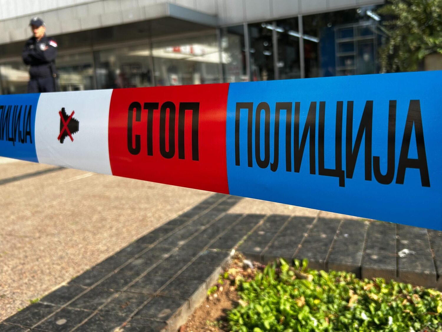 U masovnoj tuči u Bujanovcu izboden 19-godišnjak, preminuo u UKC Niš 1 policija 1 scaled