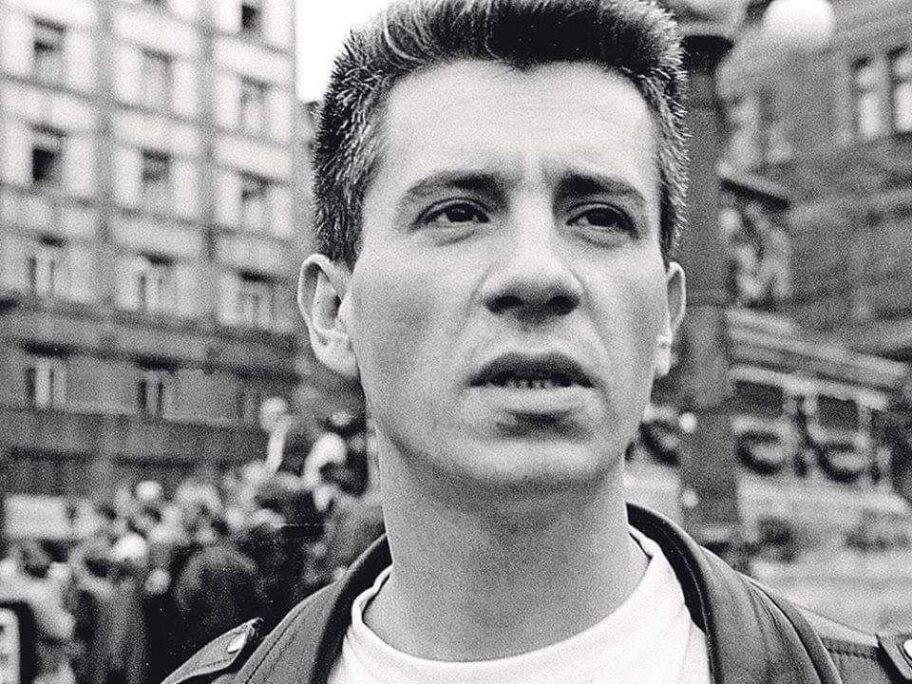 Tri decenije bez Milana Mladenovića - niški gimnazijalci koncertom odaju počast 4 462546306 1212053470062921 2717987256530593672 n