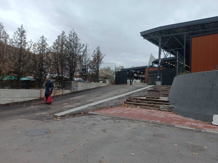 Pokrivaju deo bulevarske pijace u Nišu zbog hladnoće 16 pijaca bulevar nis foto ljubica jocic 7