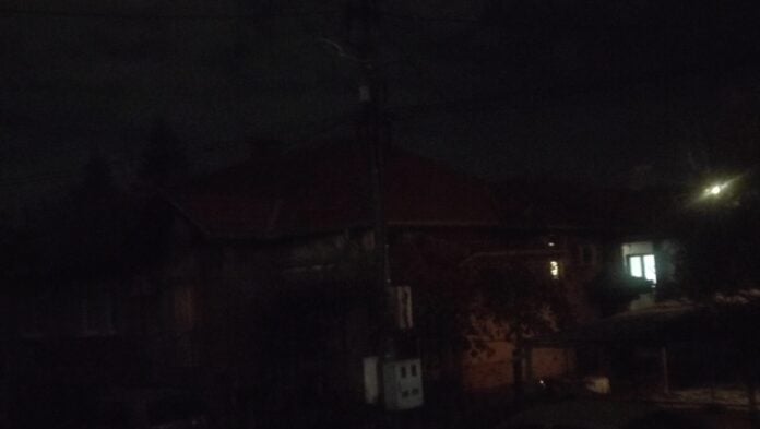 U naselju Brzi Brod svako veče nestaje struja, iz Elektrodistribucije tvrde da je sistem stabilizovan