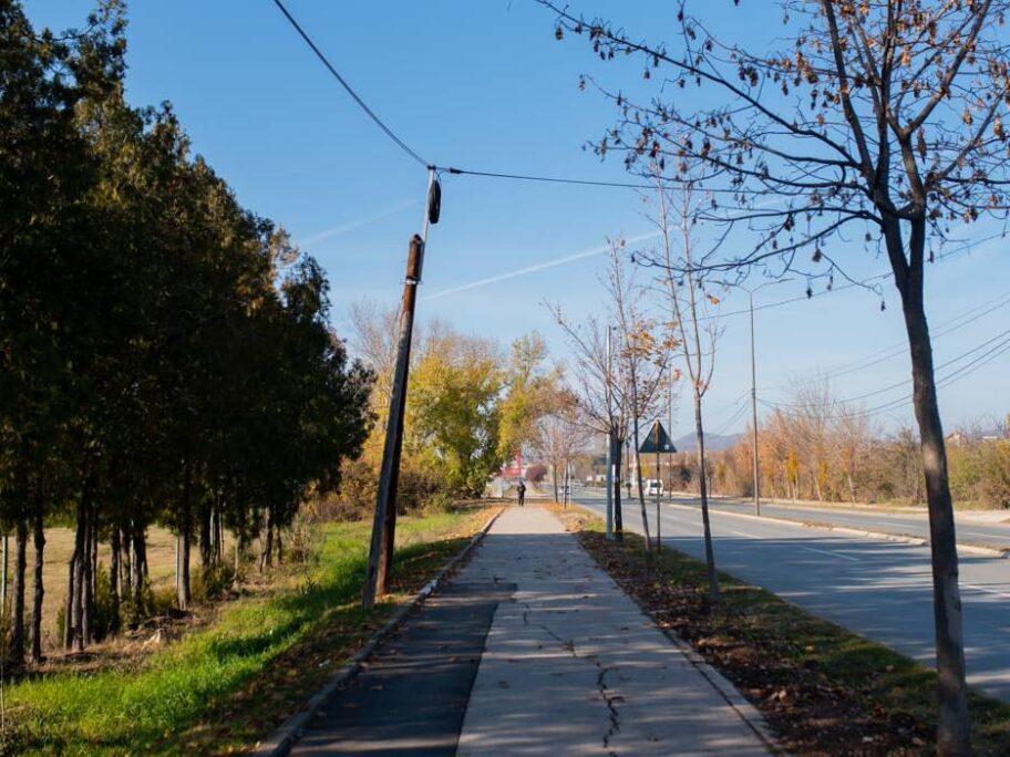 Bandere "prkose zakonima gravitacije" u Nišu, građani zabrinuti za bezbednost 17 Bandera6 1