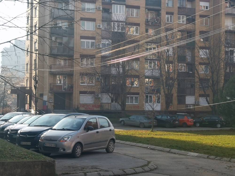 Rešenja za krive bandere i dalje nema, građanima Niš liči na favelu 9 bandera (2)