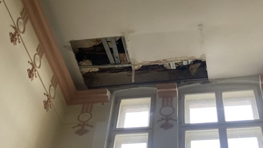 Inspekcija u Prokuplju utvrdila koji su javni objekti nebezbedni, a koji mogu da se uruše, spisak dug 3 plafon 1