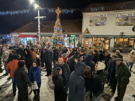 "Studenti su budućnost Srbije"- Surduličani zastali prvi put na 15 minuta 3 1000004388