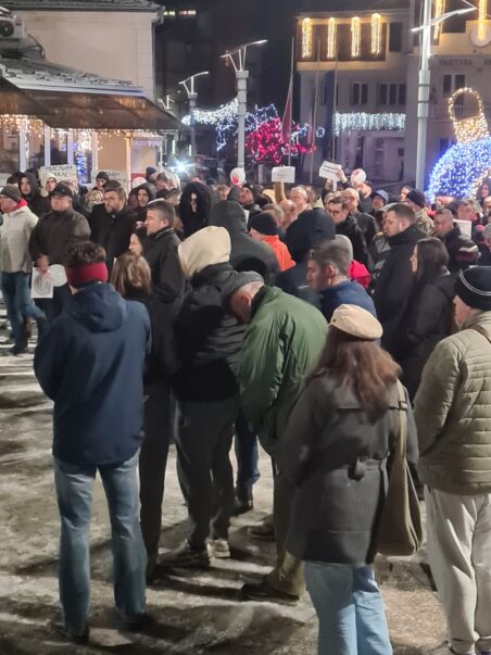 "Studenti su budućnost Srbije"- Surduličani zastali prvi put na 15 minuta 4 1000004391