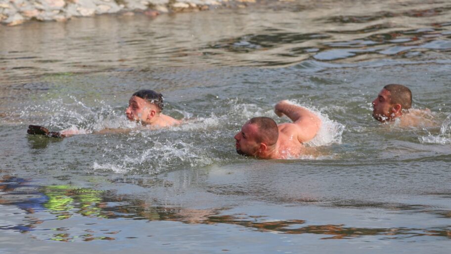 Prvi put u niškom naselju Ženeva i na Oblačinskom jezeru - gde se na jugu pliva za Časni krst 2 419341648 700373042078493 947157258146874250 n