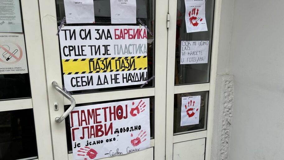 “Kada politika uđe u školu, znanje izlazi” - niški srednjoškolci traže ostavku direktorke Umetničke škole 2 473784340 889237143119071 7266217339293897868 n