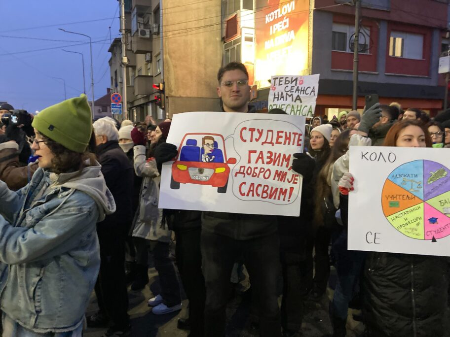 “Kreće hajka generalnog štrajka”- veliki protest u Nišu i podrška prosvetarima 13 IMG 1195 1