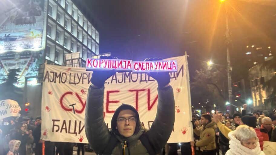 “Kreće hajka generalnog štrajka”- veliki protest u Nišu i podrška prosvetarima 16 IMG 6133 1
