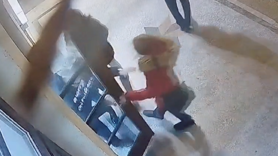 Paralelna "stvarnost": Profesorke Gimnazije napadnute, SNS portali u Prokuplju tvrde da ih niko nije pipnuo 3 Screenshot 2025 01 22 at 14.36.30