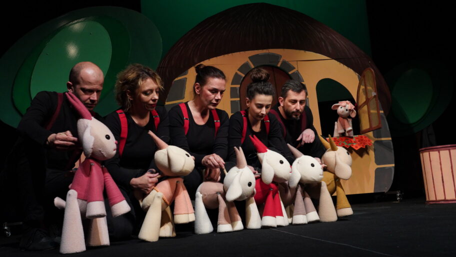 "Vuk i sedam jarića" ove nedelje dva puta na daskama Pozorišta lutaka u Nišu 6 Vuk i sedam jarica scaled e1736762728243