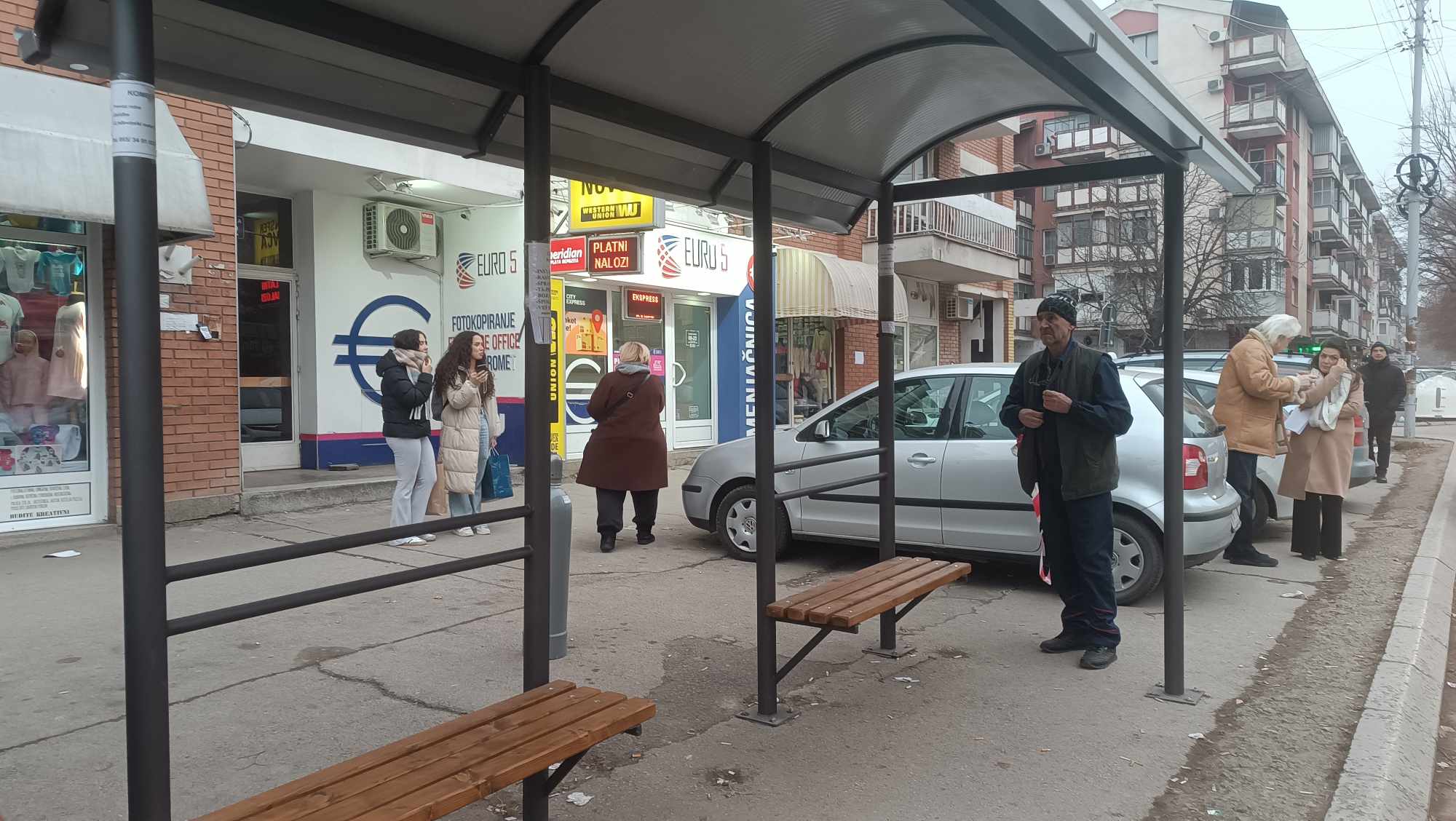 Digitalne table "skonjene" iz tendera - i dalje bez odgovora zašto ih nema na niškim stajalištima 1 autobusko stajaliste 1 foto ljubica jocic 8
