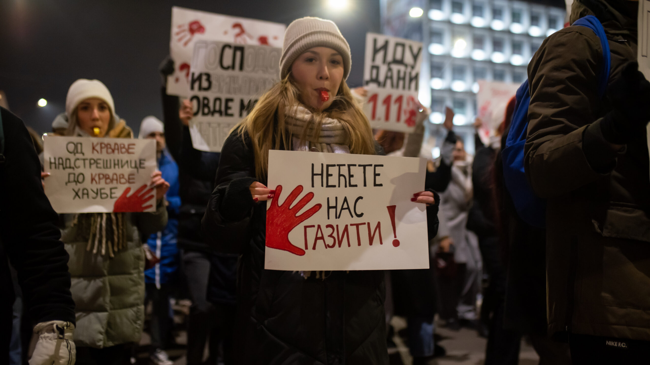 Niški studenti osudili napad na kolege u Novom Sadu i poručili - "Nećemo ustuknuti pred batinašima režima" 1 pravni protest2 foto jmisic scaled