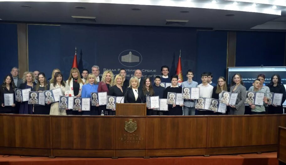 Dva učenika iz Niša, đaci iz Vranja i Svrljiga i gimnazijalac iz Surdulice među dobitnicima "Svetosavske nagrade" 3 svetosavska nagrada