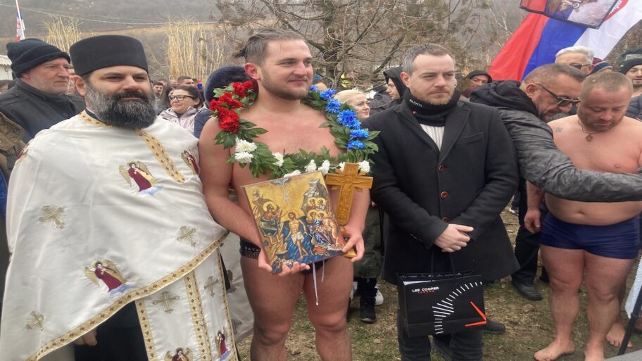 Tradicionalno plivanje za Časni krst u Prokuplju i Kuršumliji 3 svi