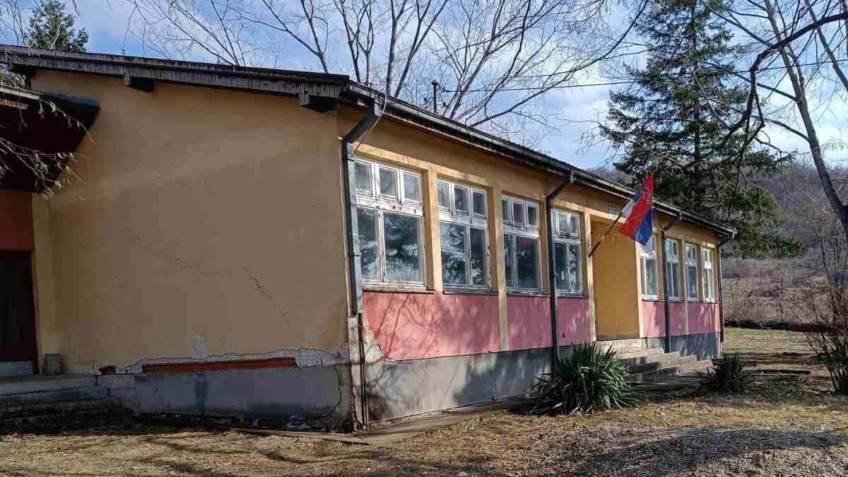 Aleksinačko selo Vrelo pred gašenjem: "Neki bi da idu na Mars, mi se mučimo za opstanak" 1 0 02 05 b8f0bc353f34831c5bd1b78dd45eec53af154cf1910d90cf25dd71d5d46364b5 a85b9e998d68ba54