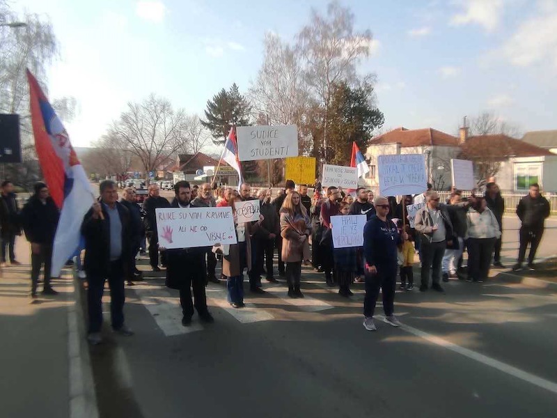 Vređanje i "targetiranje" studenata i profesora na Fejsbuku zbog protesta u Merošini 12 111