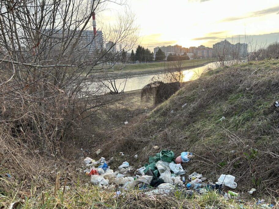 Foto-vest: Deponija tik uz reciklažno dvorište na keju kod Nišave 5 479393634 3927252957534422 4140767535206974656 n