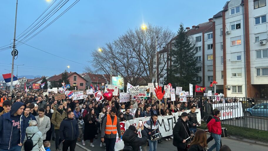 "Tamo daleko", "Pravde još nema" i "Dosta ćutanja" - Niš stao uz Novi Sad i studente 20 IMG 6935