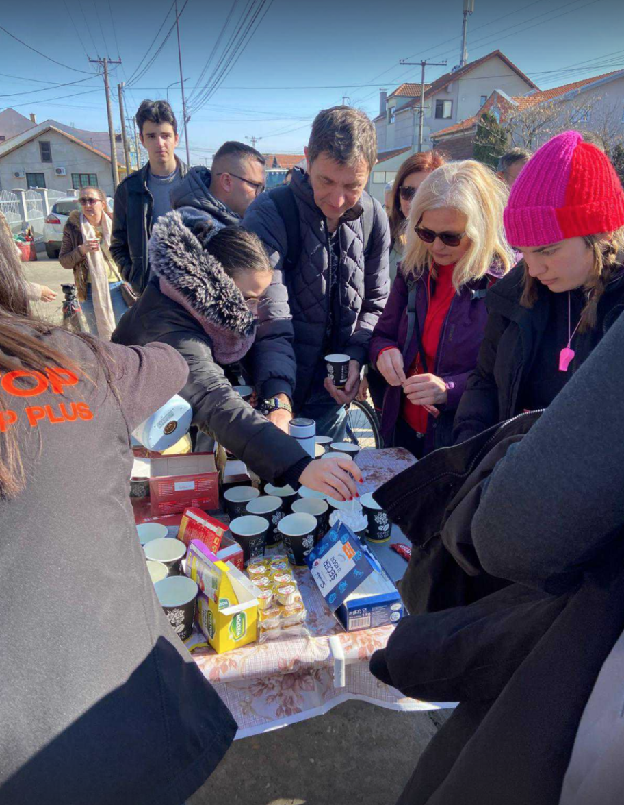 "Izvinite što smetamo dok nam uništavate budućnost" - novi skup u Merošini, niški studenti došli pešice 6 Screenshot 2025 02 08 at 16.05.26