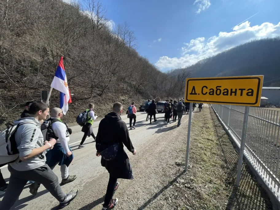 Studenti pešače ka Nišu i iz Kragujevca i Bora, oni iz Bujanovca i Čačka već odmakli 7 kg foto glassumadije