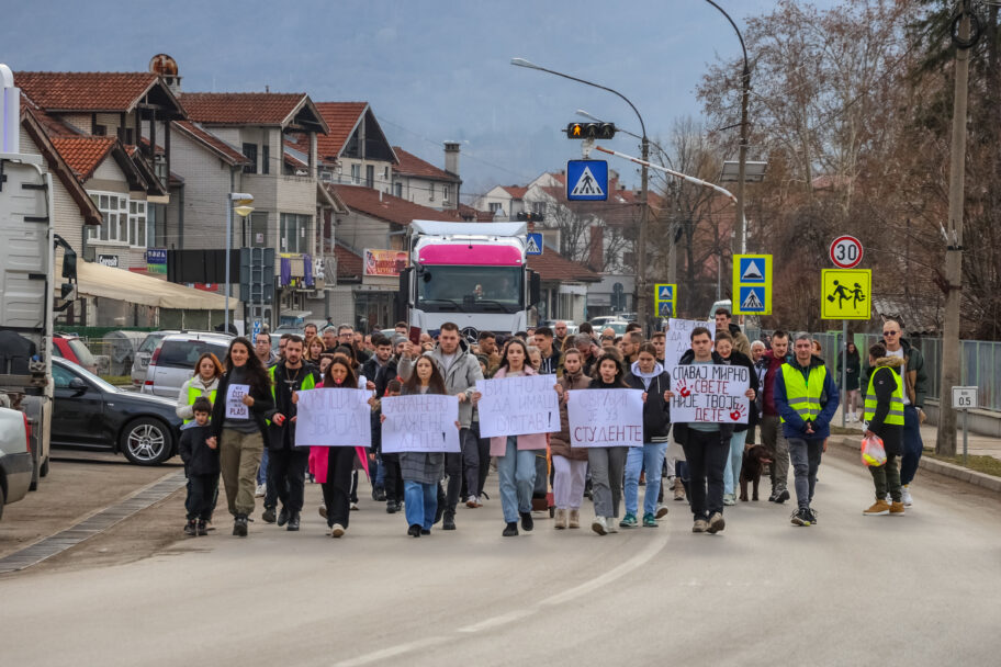 Studenti iz Svrljiga pešice dolaze u Niš, pozvali građane da im se pridruže 18 protest svrljig studentske blokade KOSTA