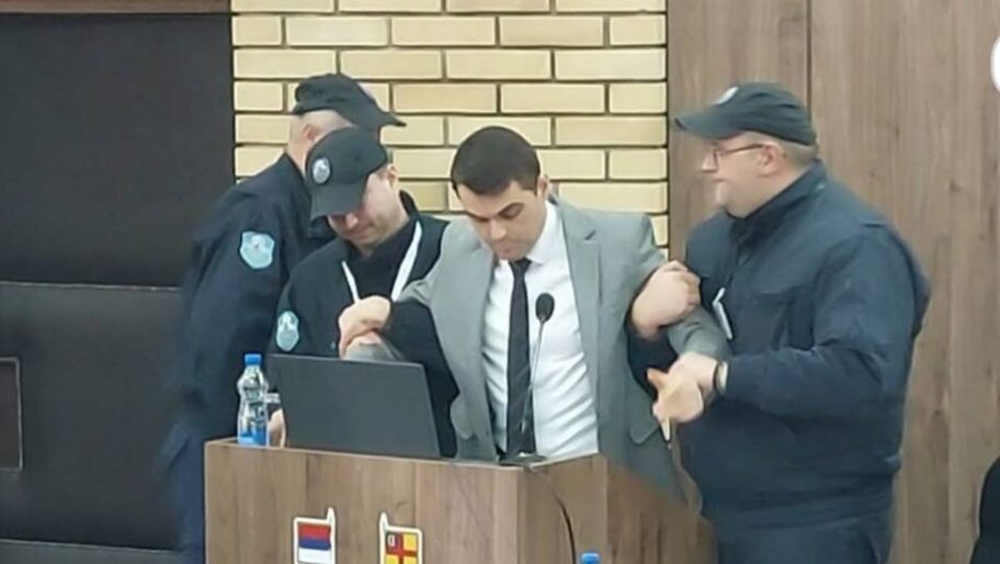 Odbornik i poslanik iz Vranja tvrdi da mu SNS preti smrću - poručili da je trebalo da ga radnici JKP "Komrad" iznesu sa sednice 2 srce foto printscreen