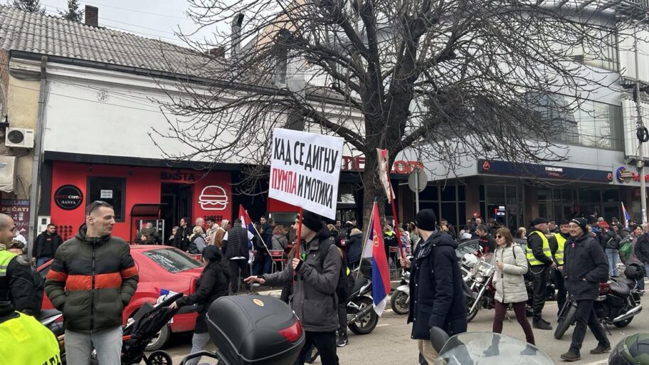 Defileom kroz centar Niša, bajkeri iz cele Srbije pružili podršku studentima 3 481770112 1004255114916146 729298417434484686 n