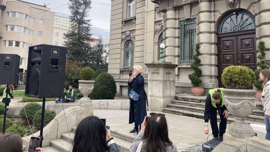 IMG 9f731f12a5cc25a6bf5604b18df35fd2 V