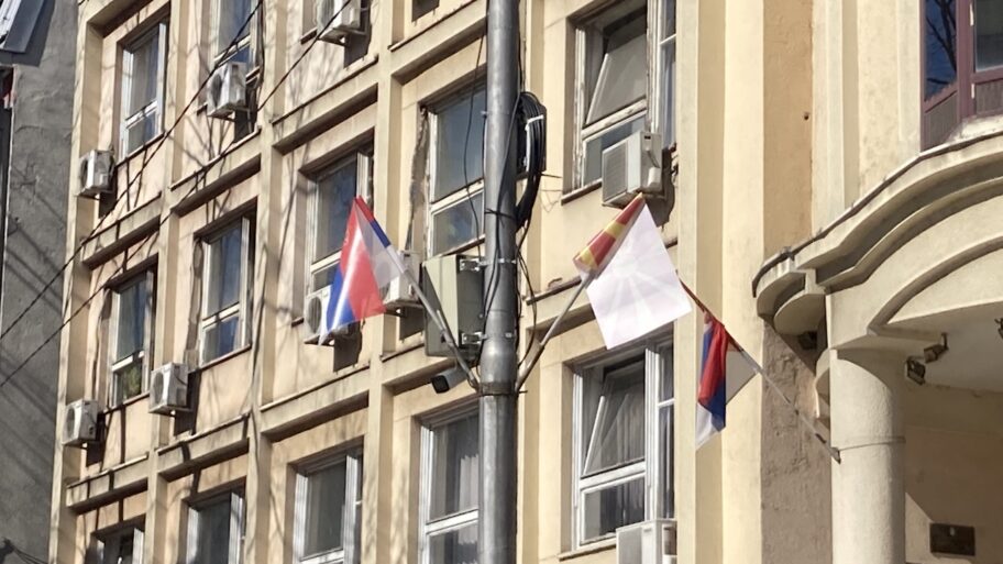 Toplica čeka Vučića, vlast okačila "bele zastave" na više lokacija u Prokuplju 3 IMG 3713