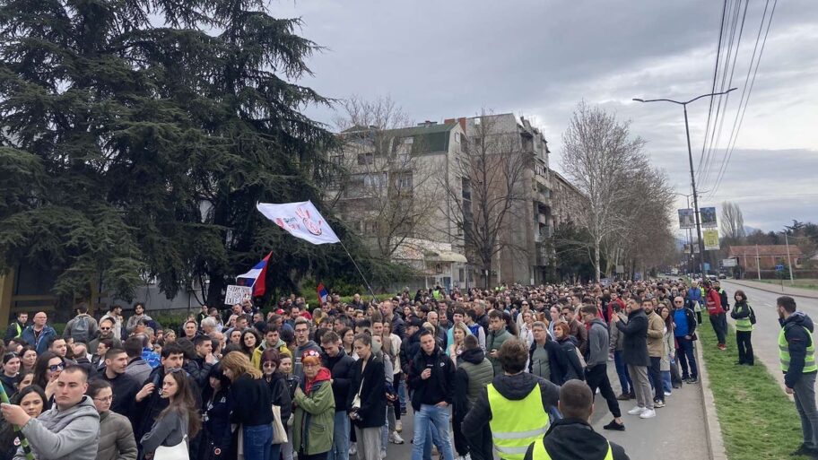 Studenti i građani krenuli u protestnu šetnju do Gradske kuće u Nišu 2 IMG 3761 3