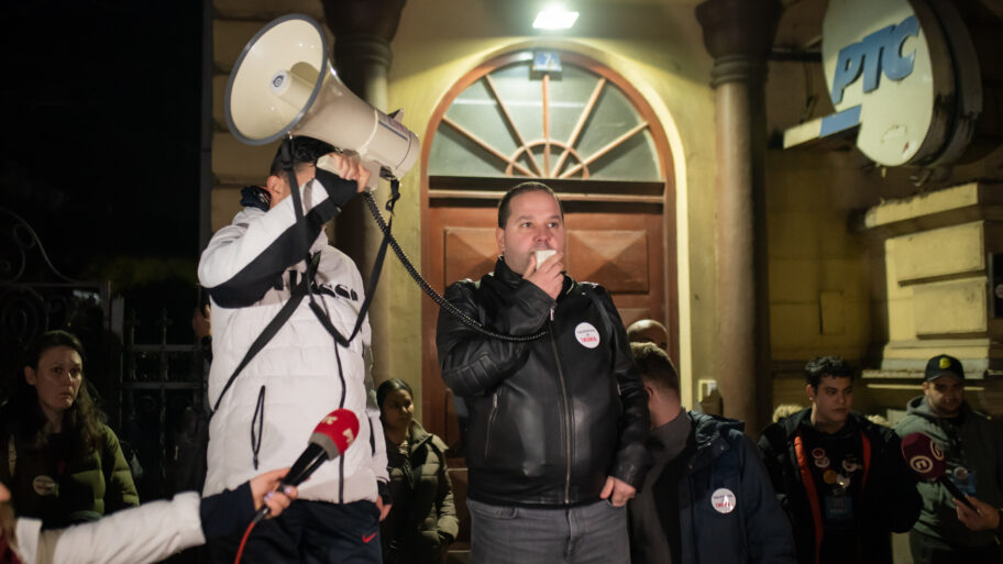 "Niško dopisništvo gori, a RTS se češlja" - studenti protestovali zbog Vučićevih uvreda novinarima 3 JLM 7338